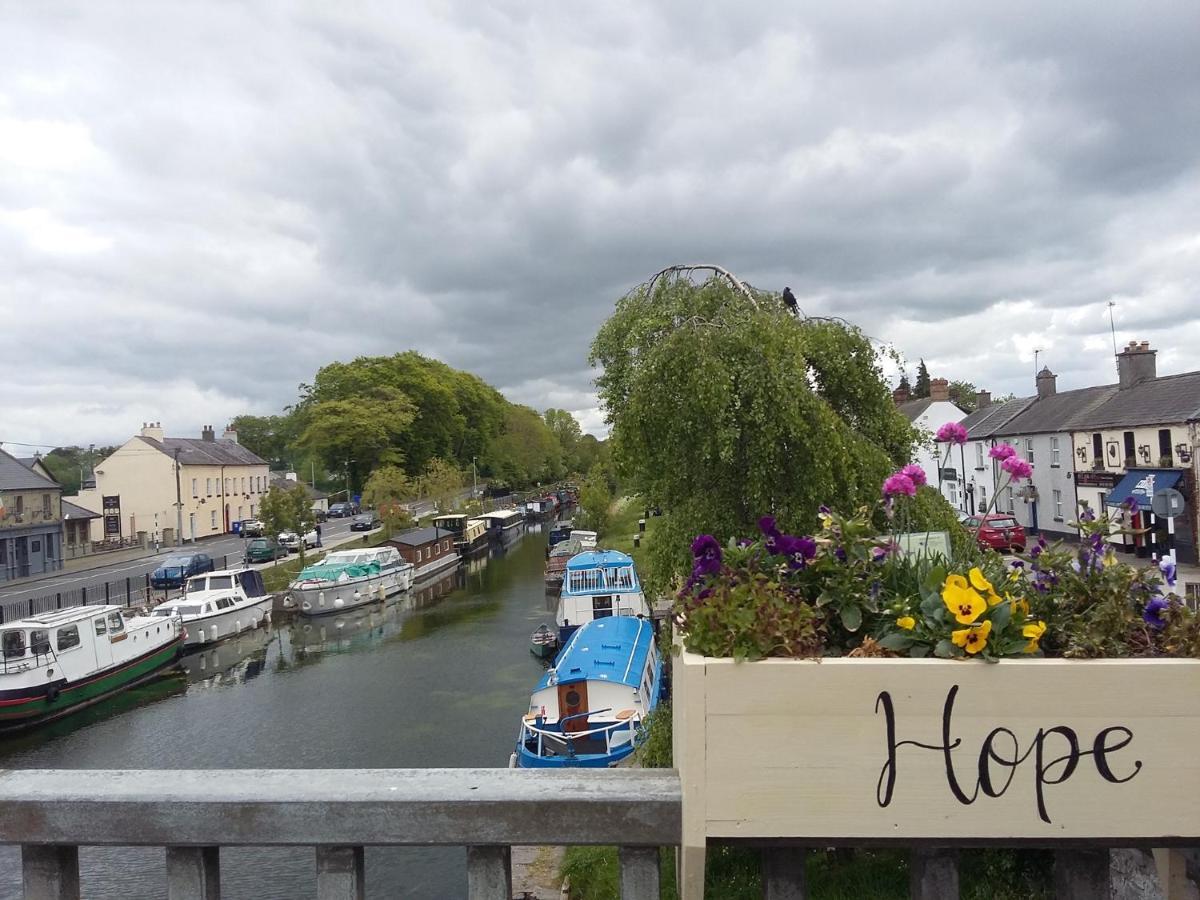 Sallins Loft Luaran gambar